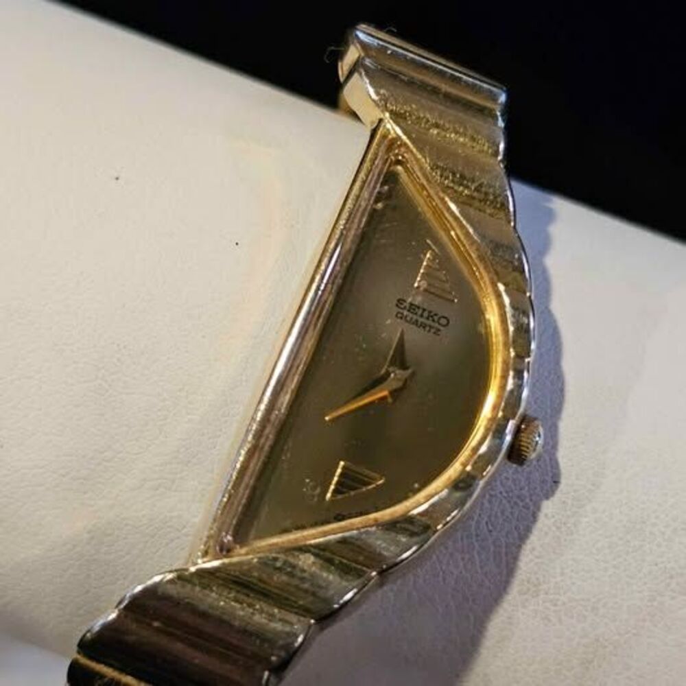 Vintage ladies Seiko Rivioli Half moon watch